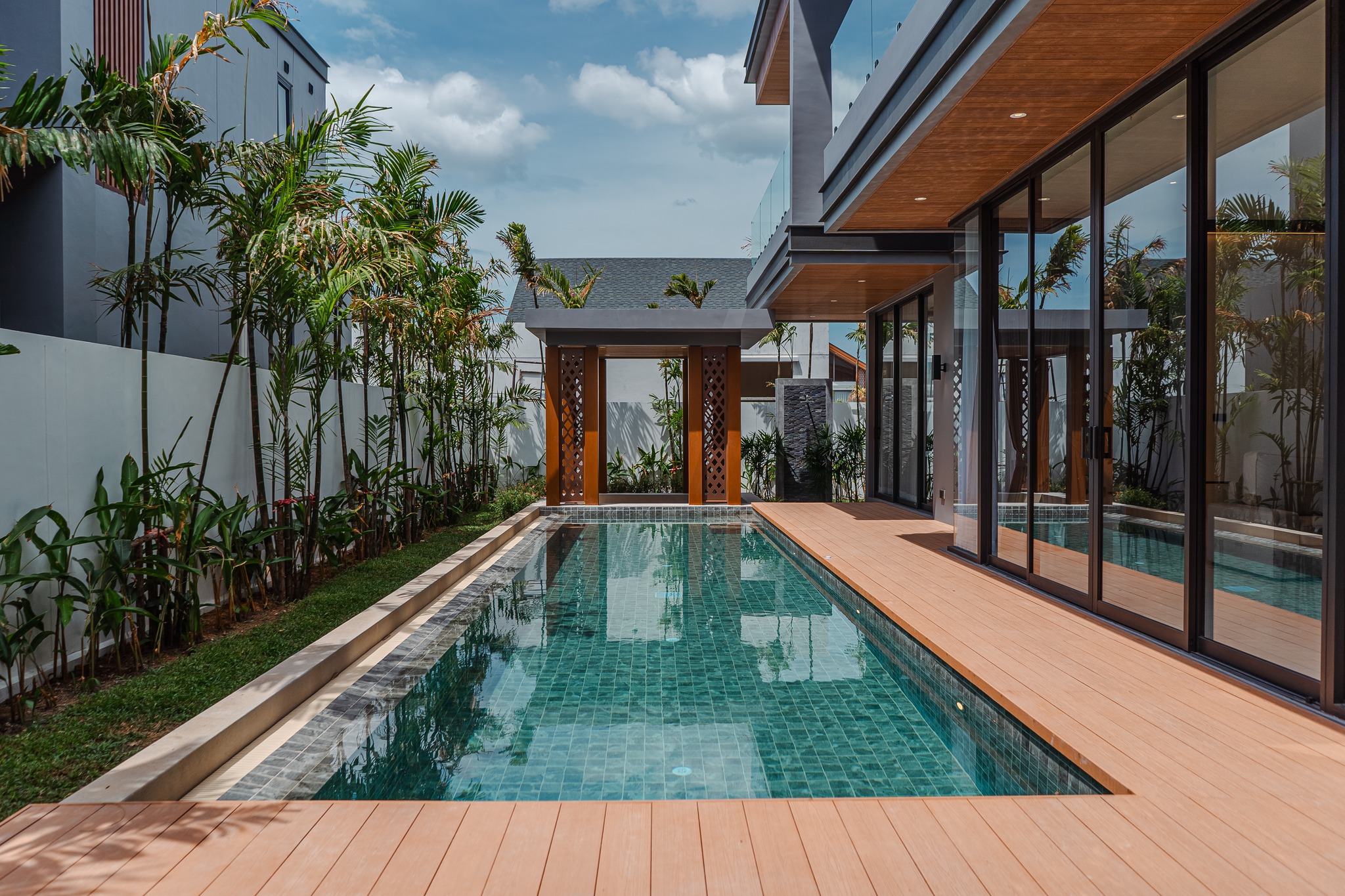 The Ozone Grand Residences 41